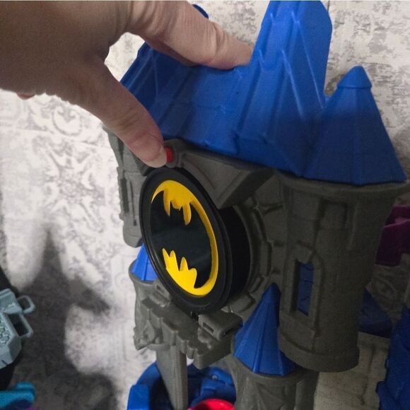 2 Imaginex Batman Playsets Bat Tech Bat Cave and Wayne Manor Bat Cave light up - Picture 11 of 16